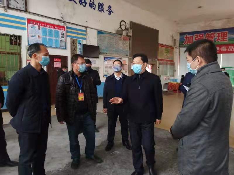 賀遵慶到我司銀都汽車站調(diào)研指導疫情防控和班線恢復運營工作